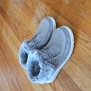 Hey dude britt slip on bootie